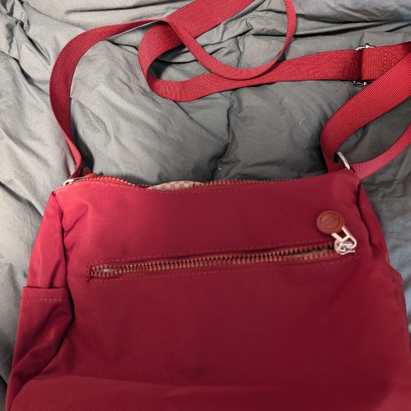 Gudika Crossbody - Picture 3 of 4